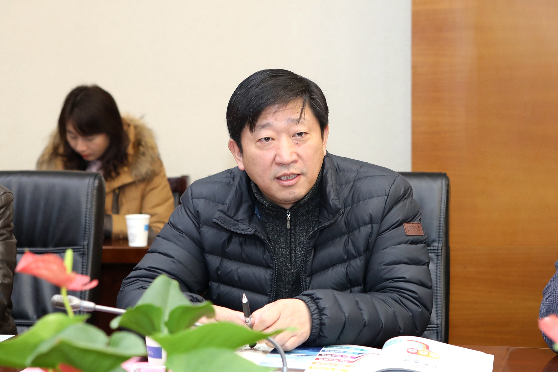 邓志良副校长主持 邓志良副校长主持