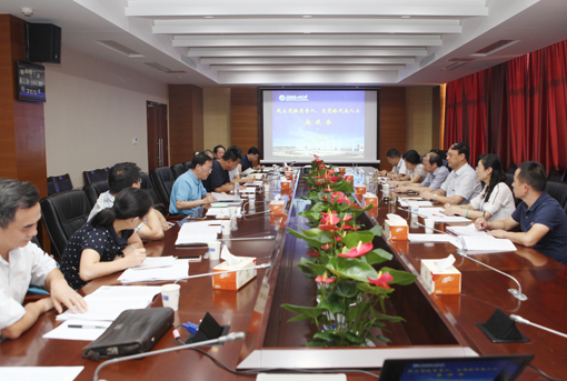 民主党派、无党派人士座谈会.jpg 民主党派、无党派人士座谈会.jpg