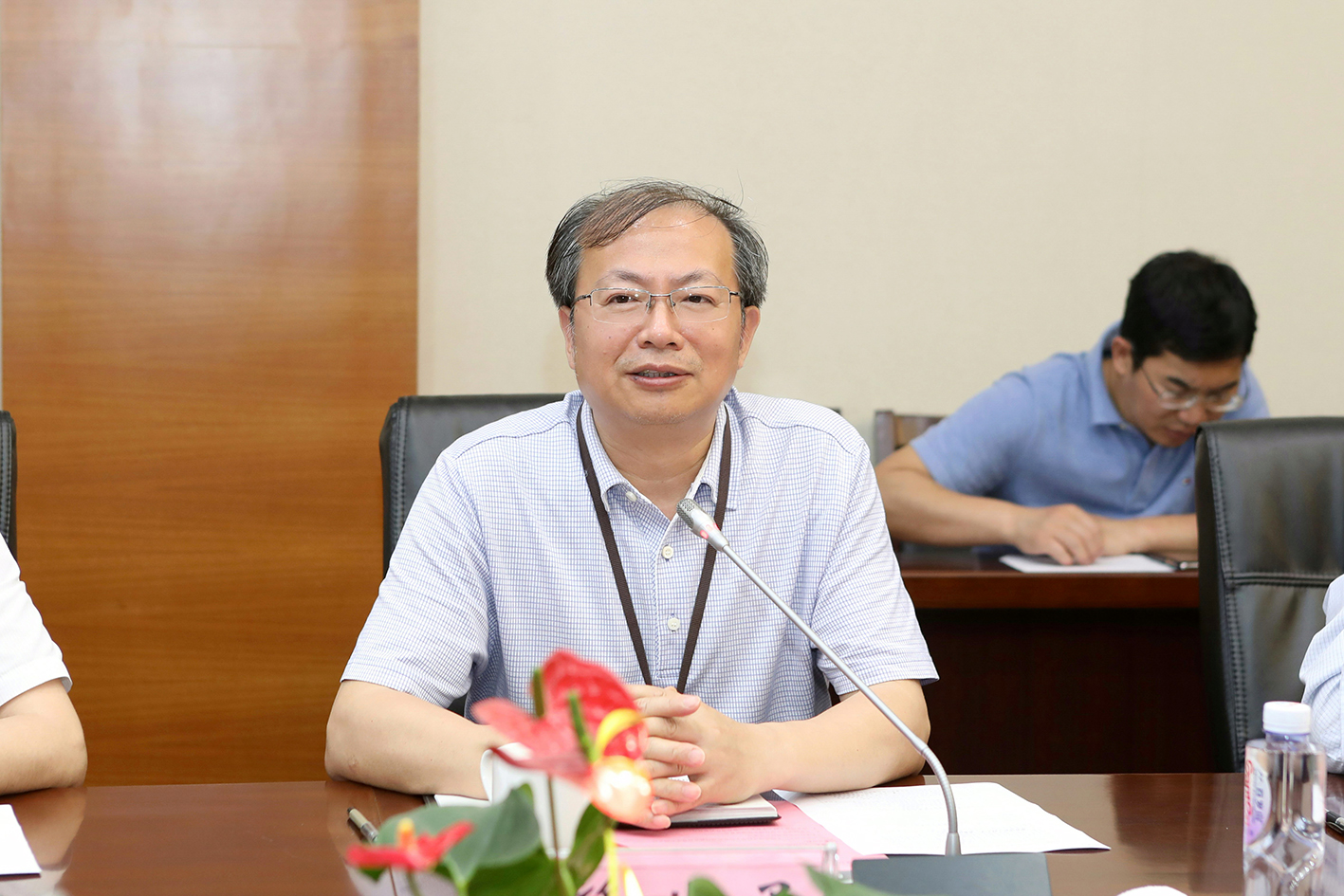 我校党委书记管兆勇发言