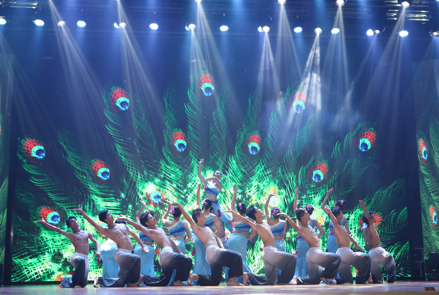 傣族舞2.jpg 傣族舞2.jpg