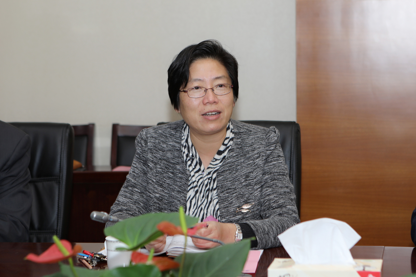 江校长_副本.jpg 江校长_副本.jpg