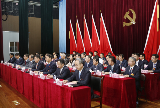 主席台.jpg 主席台.jpg