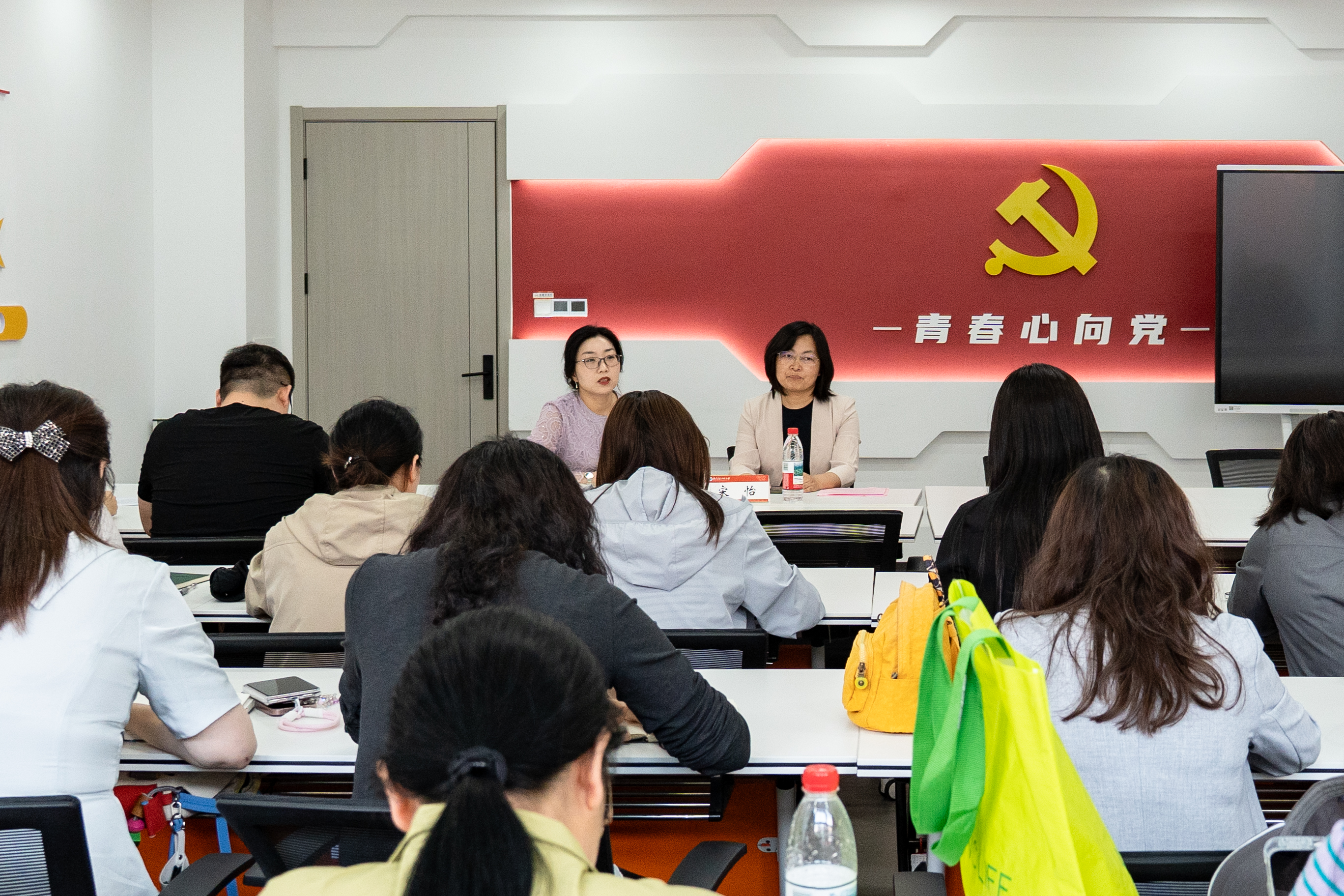 fcfbec65c6d032e7b3b65c4d5c3af40.jpg