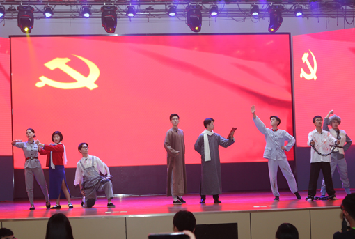 7.配乐诗朗诵.jpg 7.配乐诗朗诵.jpg